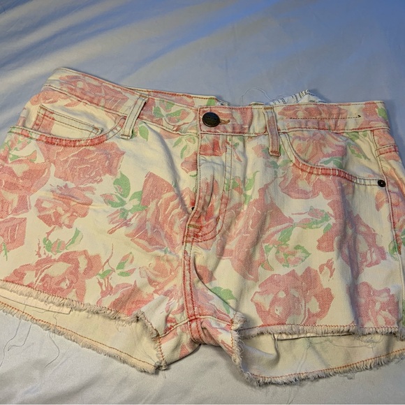 Current/Elliot • Red Rose “The Boyfriend Short” - Picture 2 of 6